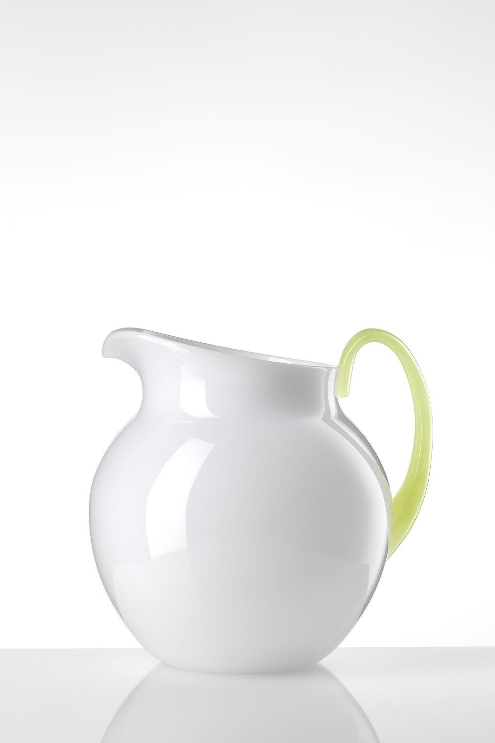 Brocca Imperial SMALTO Bianco Mario Luca Giusti – Cristallo Acrilico, 1,5L, Altezza 32 Cm, Design Pop Per Interni E Esterni